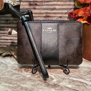 NWT & Dustbag Coach Corner Zip Wristlet
